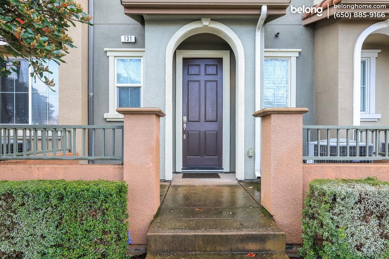 131 Burbank St - Photo 2 of 27