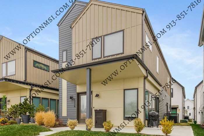 1336 E 23rd St - Photo 2 of 30