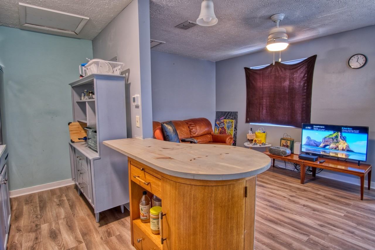 408 S 11th St #1 - Photo 6 of 13