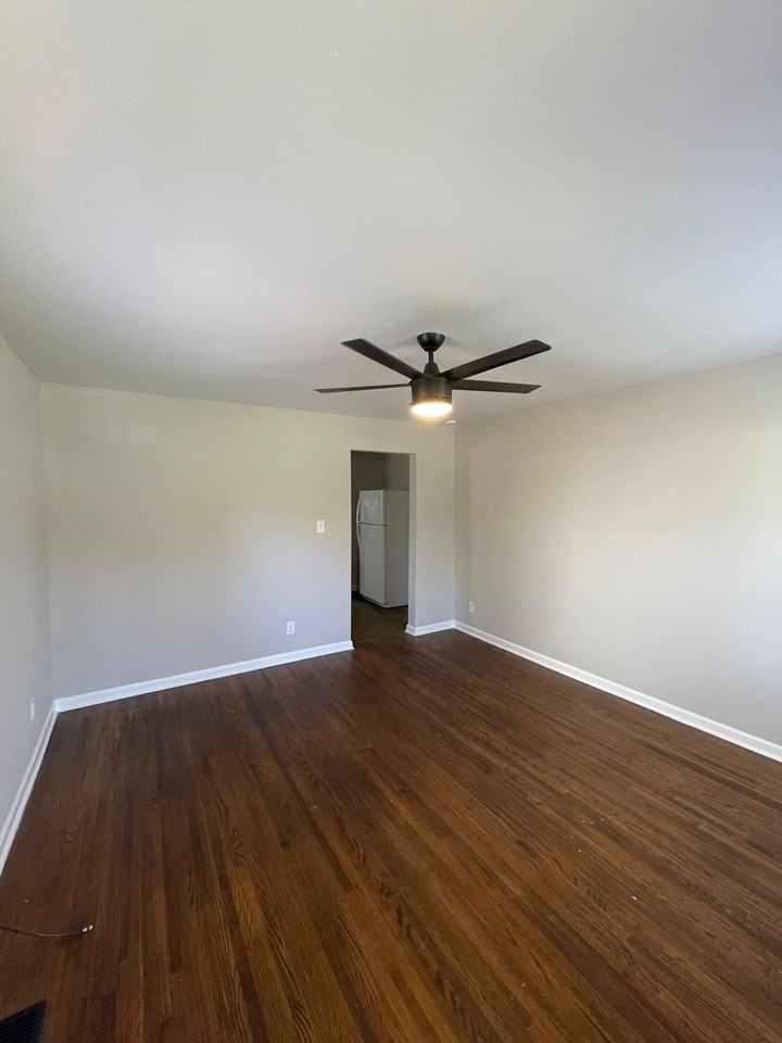 1927 Merriman Ave #1 - Photo 3 of 9