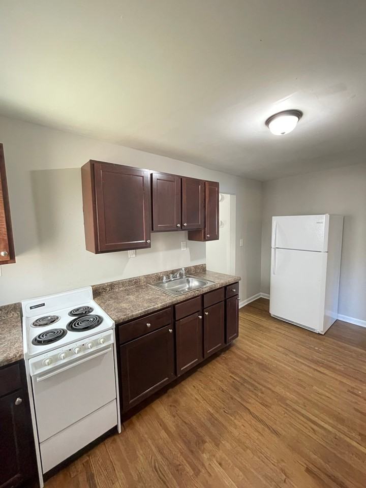 1927 Merriman Ave #1 - Photo 5 of 9