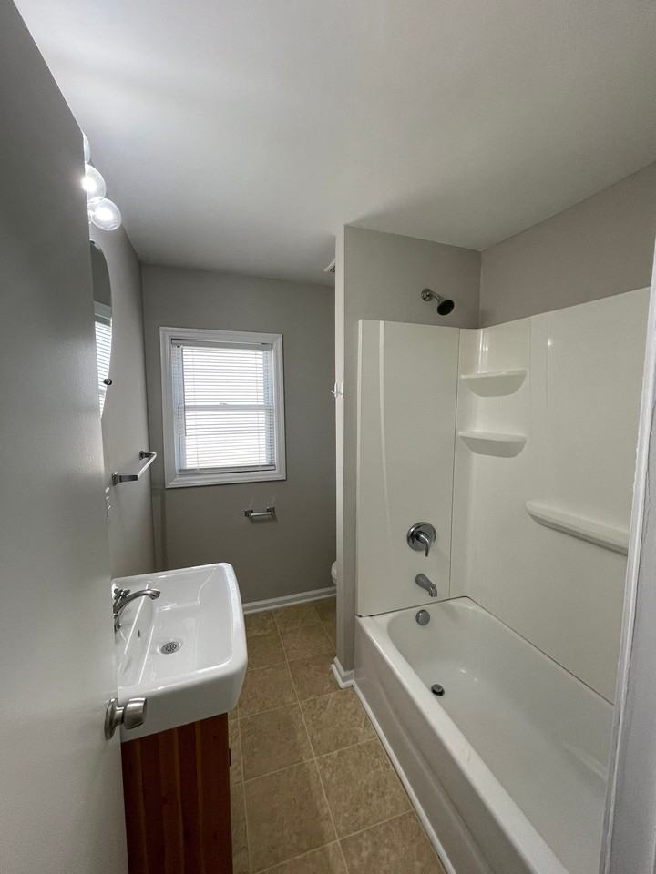 1927 Merriman Ave #1 - Photo 6 of 9