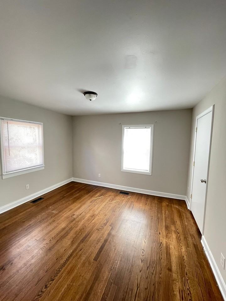 1927 Merriman Ave #1 - Photo 7 of 9