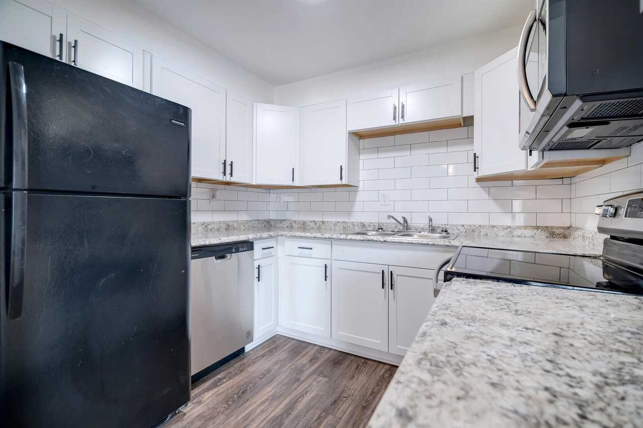 1026 Adams Avenue-2A - 1Unit 2A #1 - Photo 6 of 17