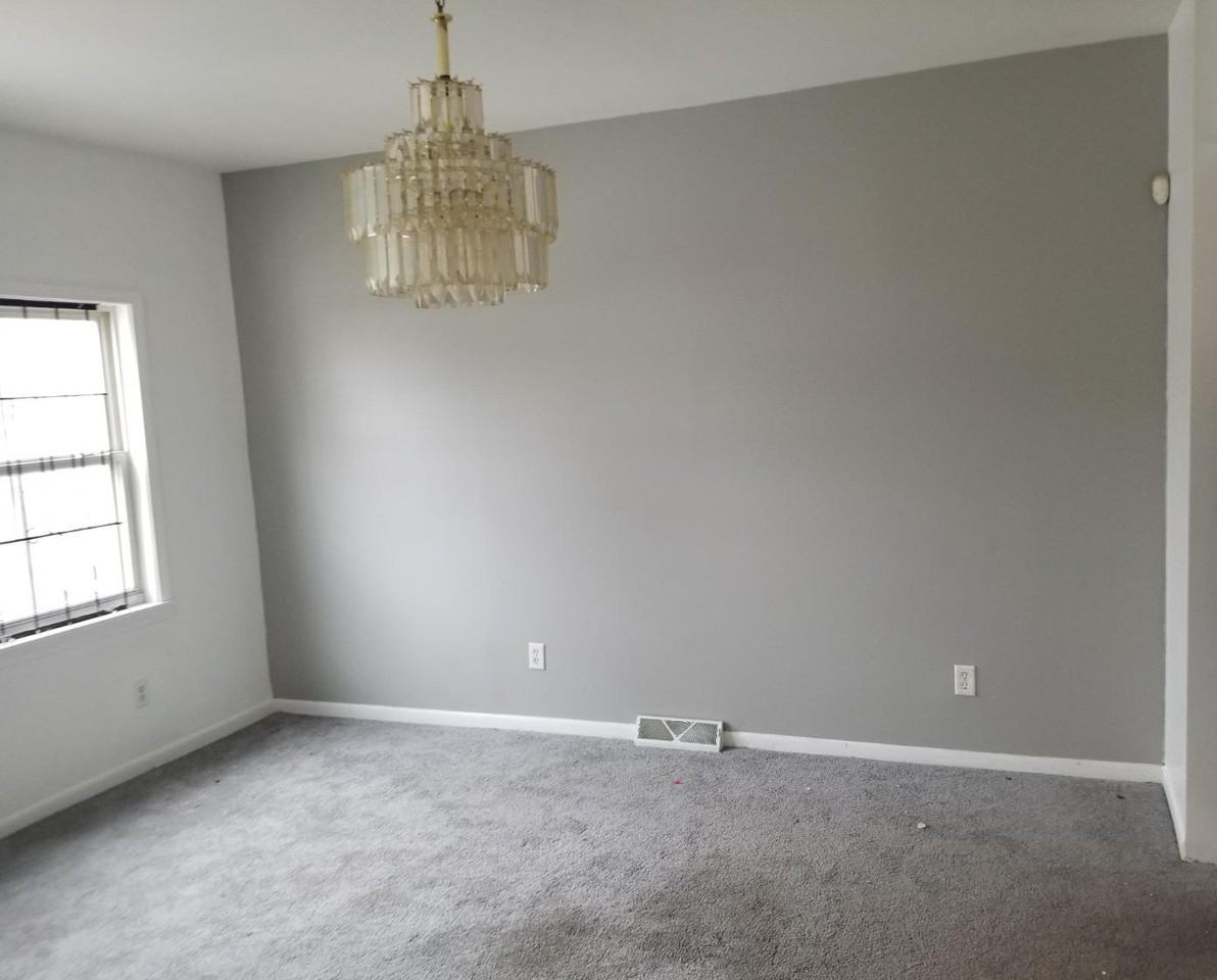 438 Tyler St #1 - Photo 3 of 11