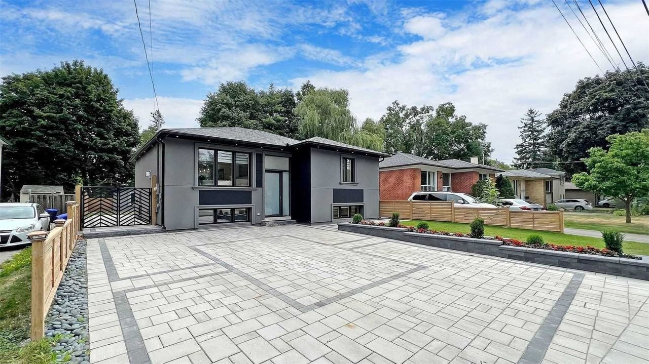 111 Evahill Crescent - Photo 2 of 6