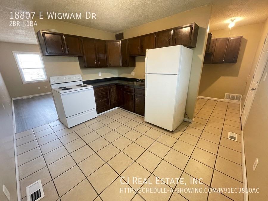 18807 E Wigwam Dr - Photo 3 of 8