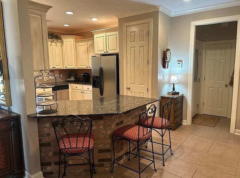 5324 Linmoor Dr - Photo 3 of 15