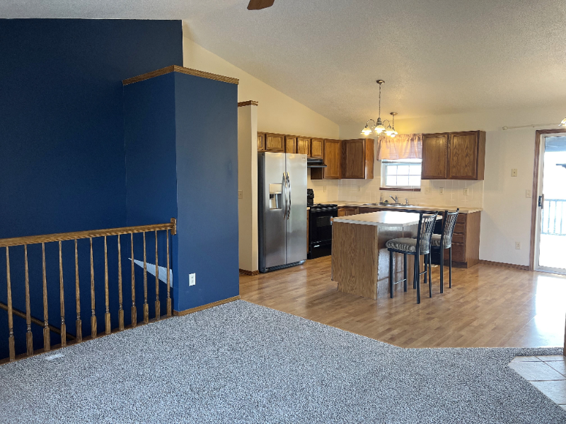 1909 Summerwood Ct - Photo 4 of 29