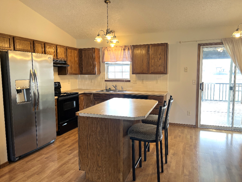 1909 Summerwood Ct - Photo 5 of 29