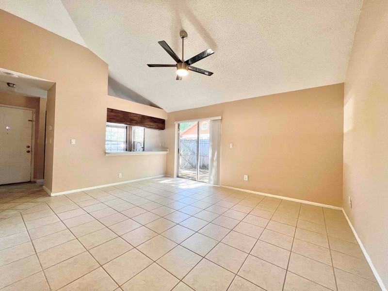 2674 Markham Ct - Photo 3 of 12