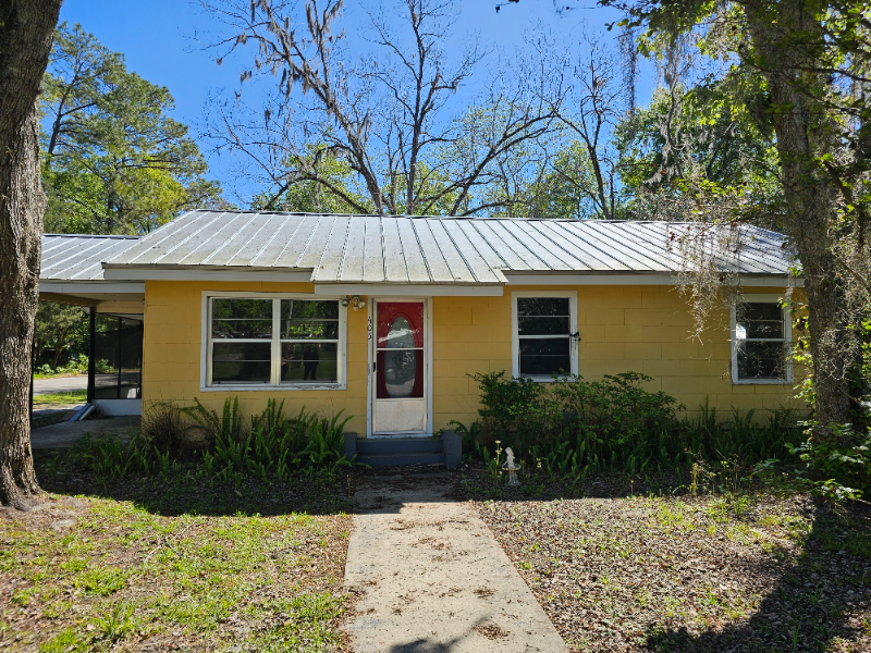 405 Se 5th St - Photo 2 of 9