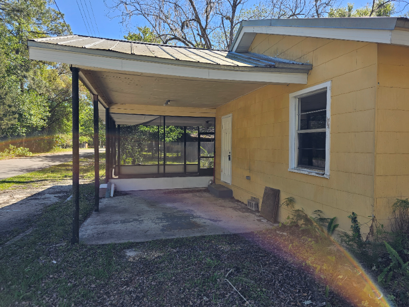 405 Se 5th St - Photo 3 of 9