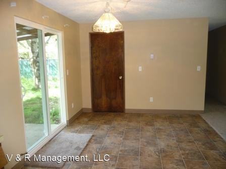 1713 Weigart Ct Ne - Photo 2 of 6