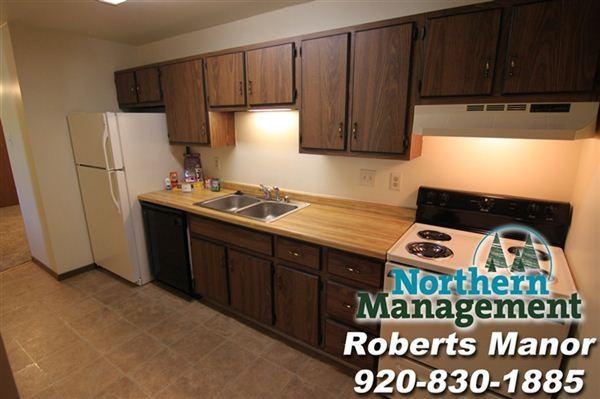 Roberts Manor Apartments - Photo 3 of 14