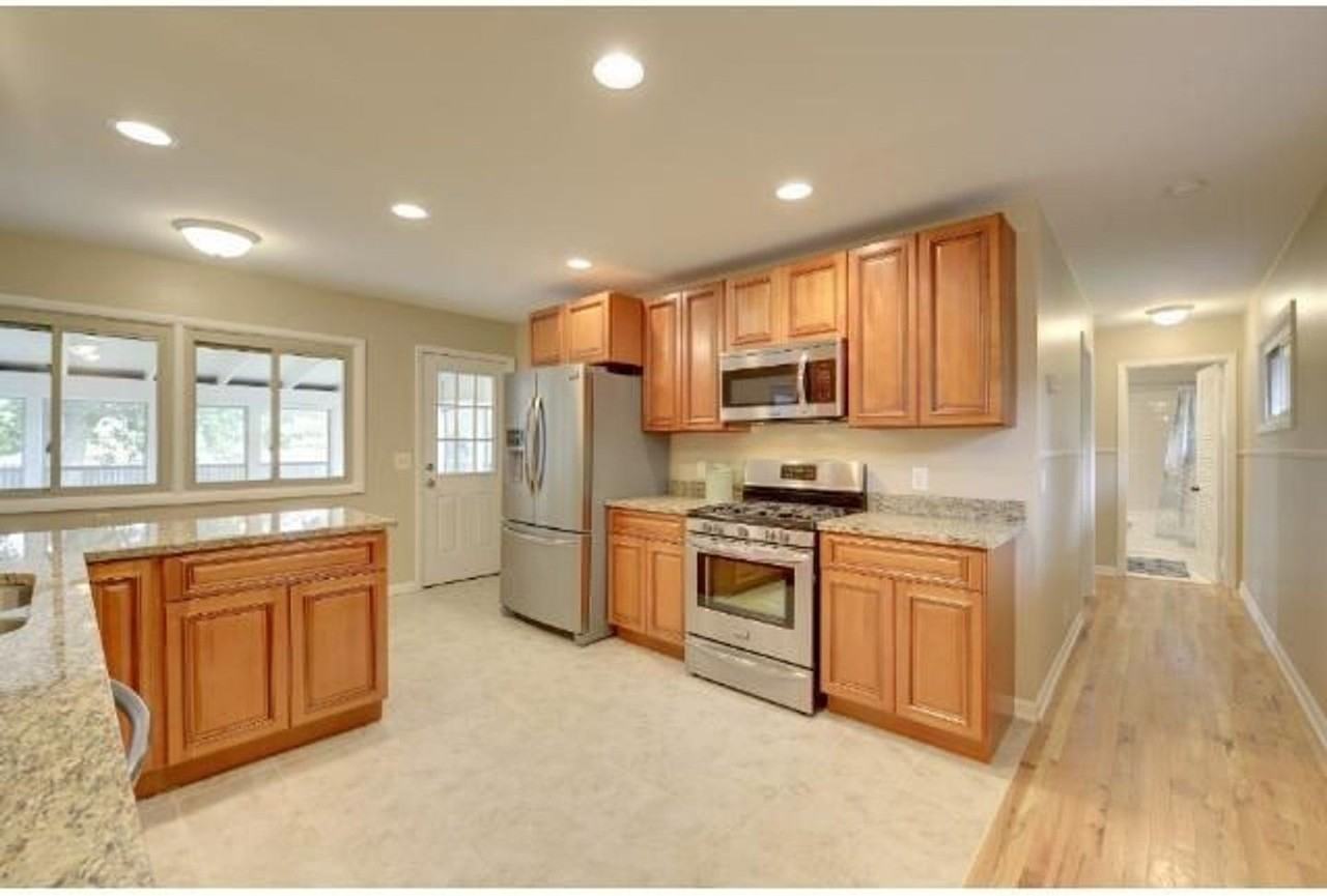 4224 Edgewood Ave N - Photo 2 of 24