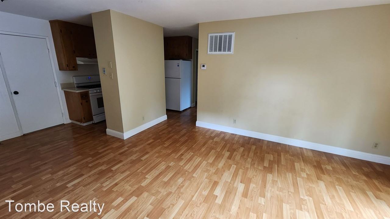 251, 253, 255 Pleasant Hill Ave. N Apartments in Sebastopol, CA 95472