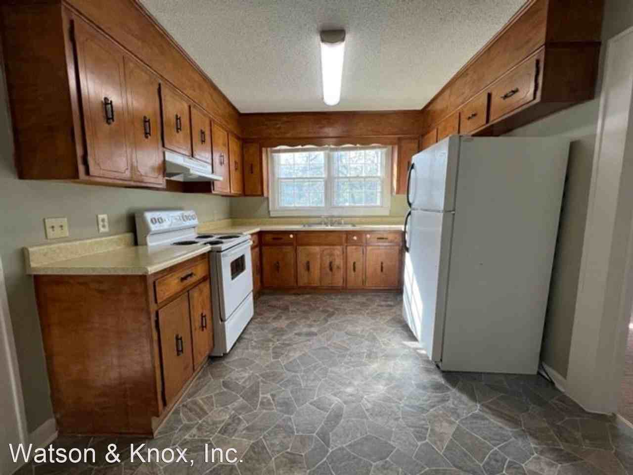 170 N Hicks Street - Photo 3 of 9