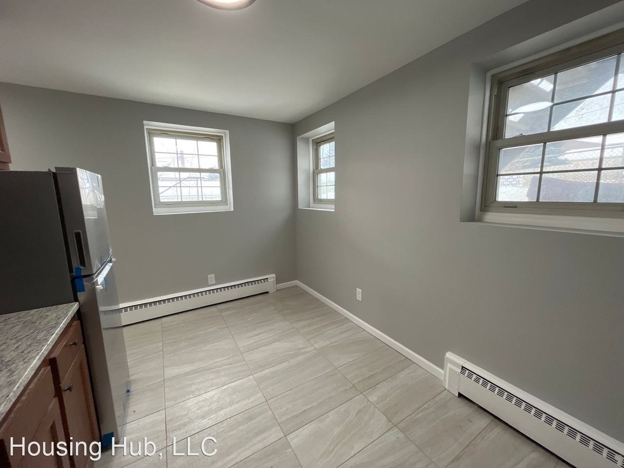 332 Front Ave - Photo 3 of 8