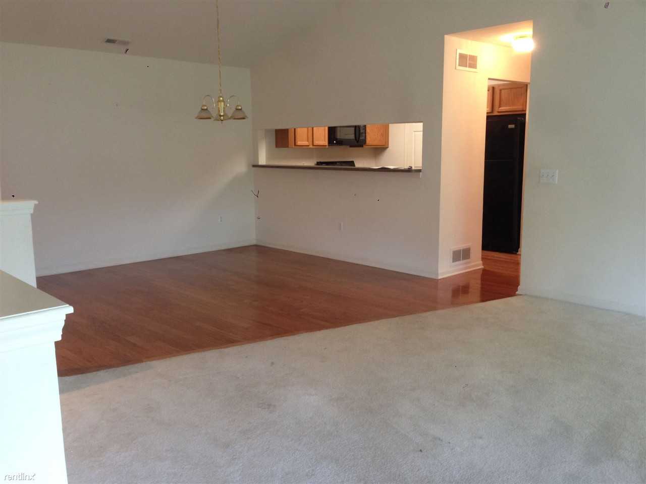 3273 Northpointe Blvd - Photo 3 of 8