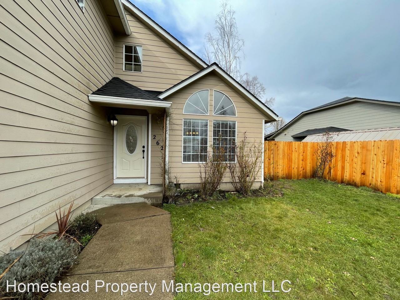 262 Suzana Ave E - Photo 3 of 37