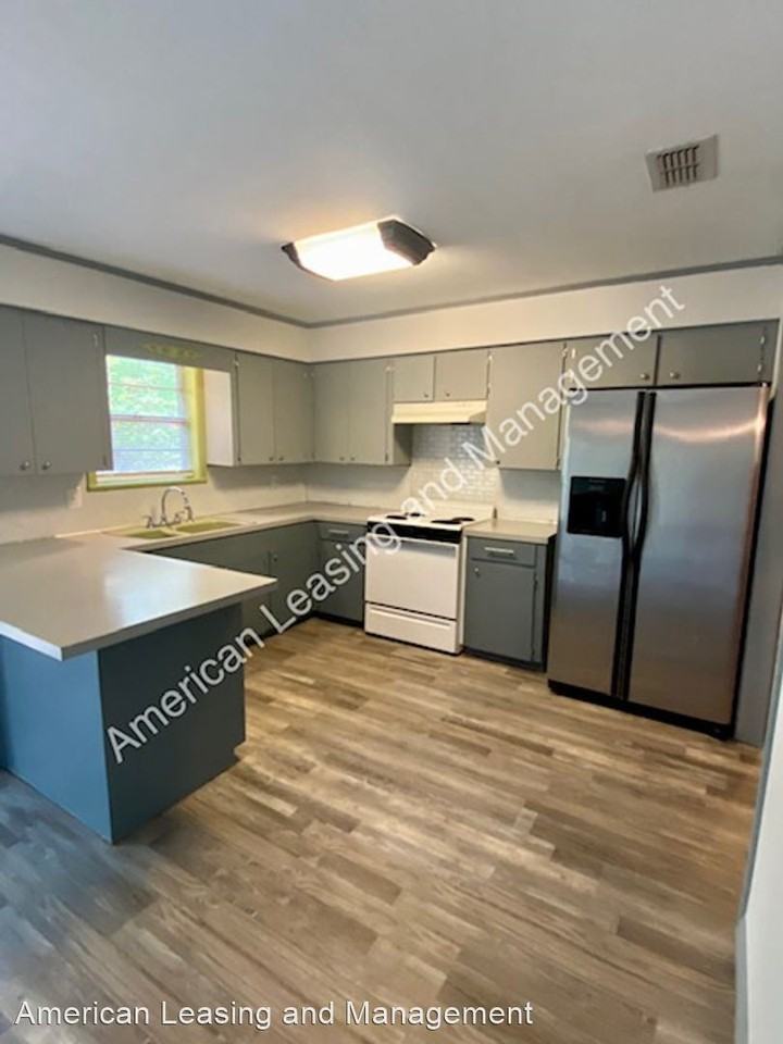 296 Cedar Bend St - Photo 3 of 15