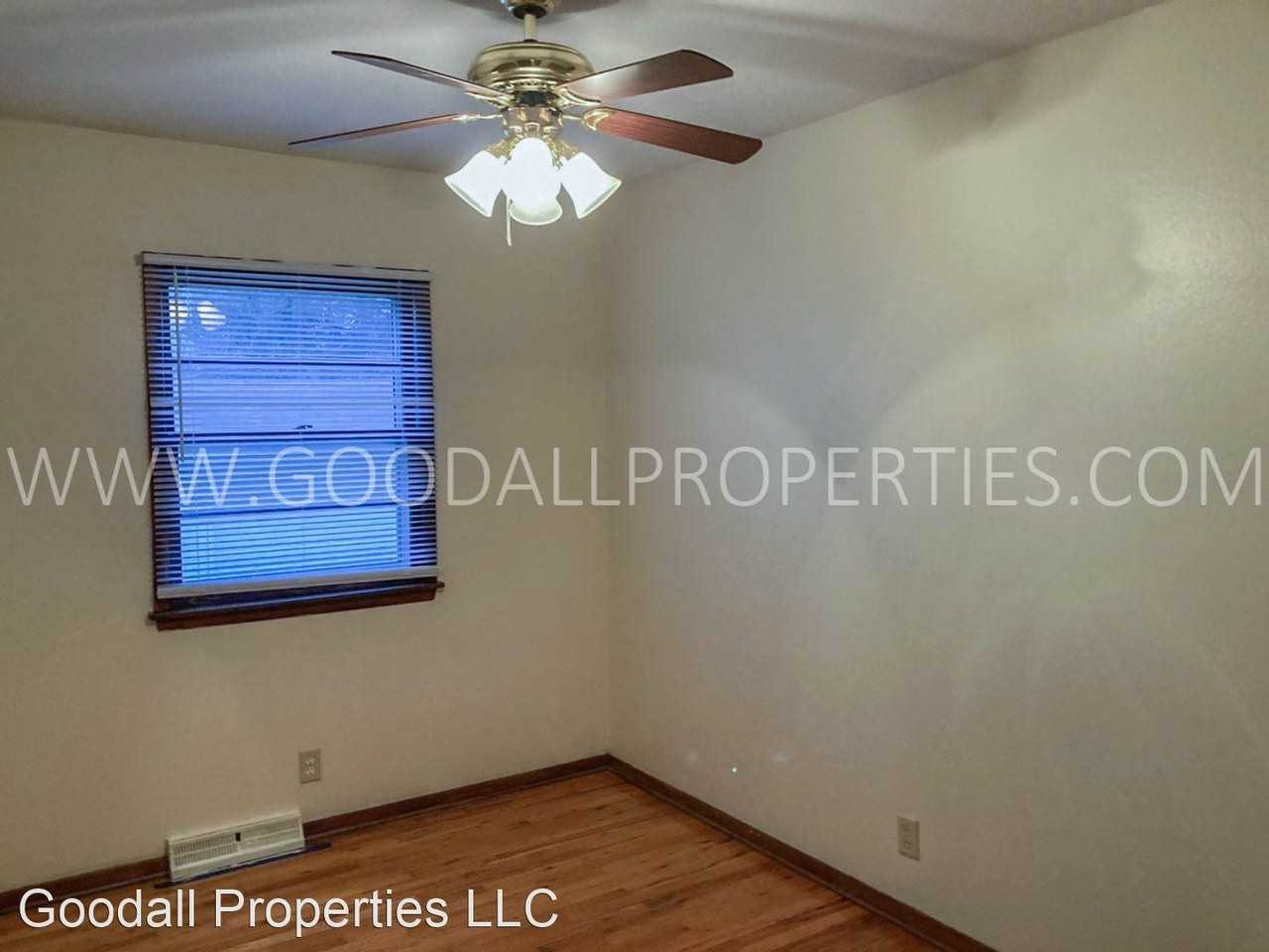 2912 E 36th Ct - Photo 3 of 12