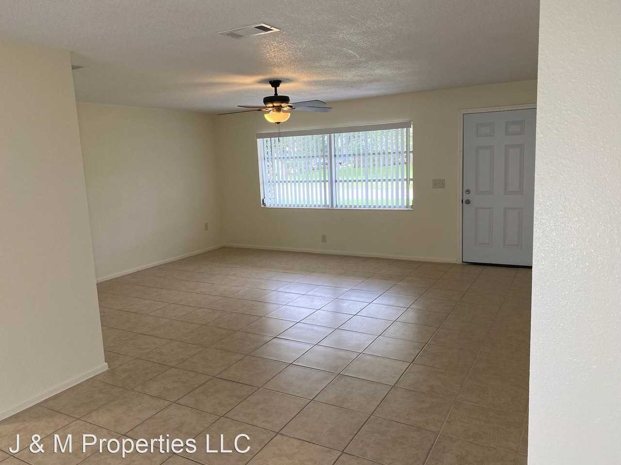 635 E Roberts St - Photo 3 of 15