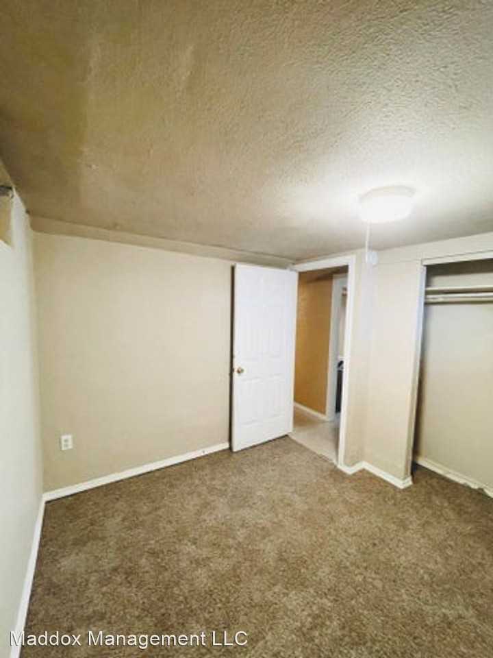 509 Vermont St NE - Photo 3 of 3