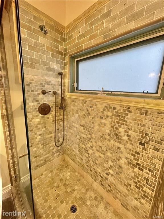 534 Gravely Ct - Photo 2 of 10