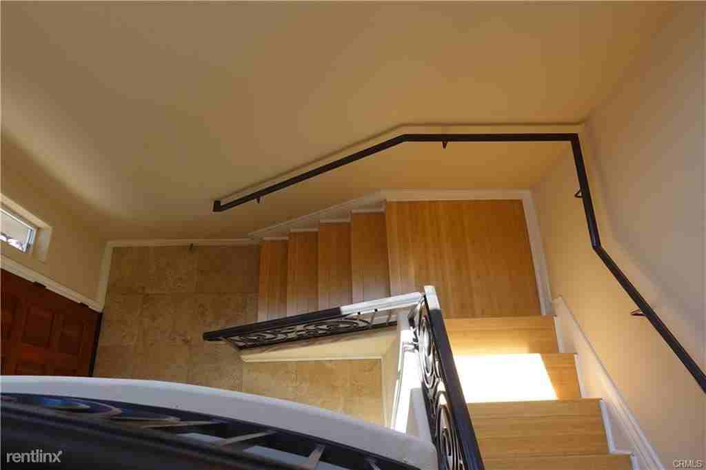 2109 Vanderbilt Ln Unit A #A - Photo 2 of 9