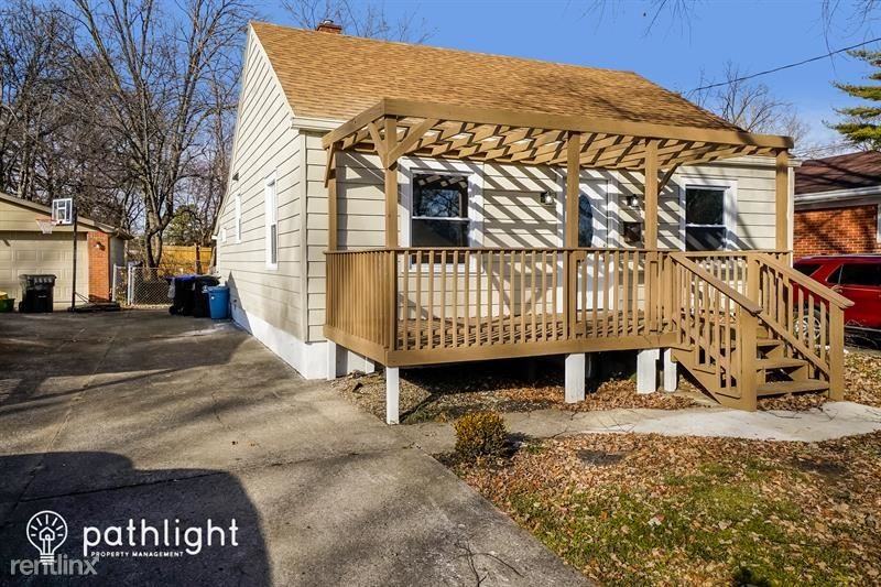 1241 Morgan Ave - Photo 2 of 16