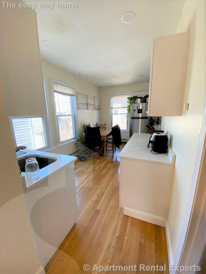 359361 Western Ave #3 - Photo 2 of 12