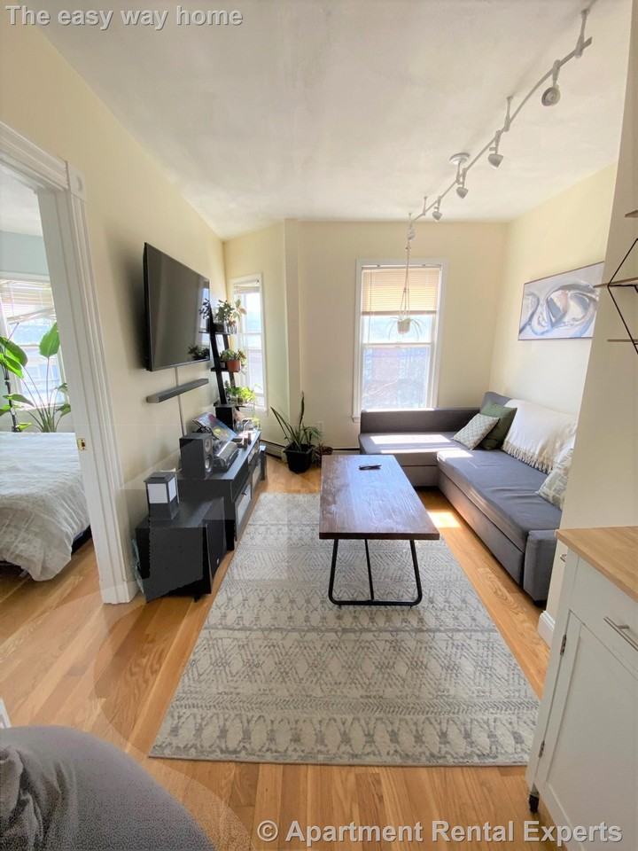 359361 Western Ave #3 - Photo 3 of 12