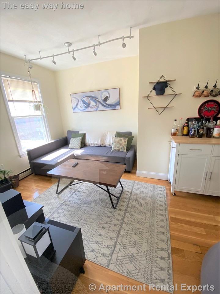 359361 Western Ave #3 - Photo 5 of 12