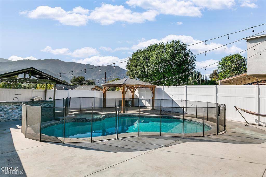 3422 Community Ave - Photo 2 of 10