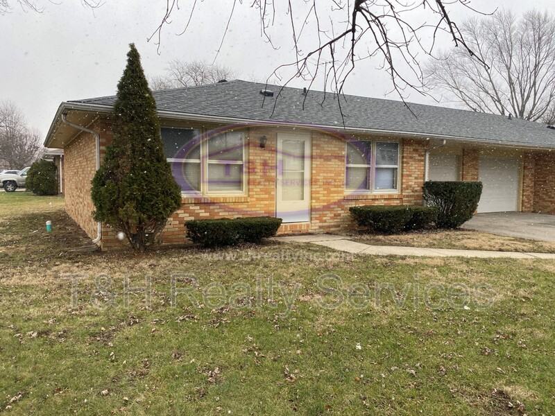 4418 Hilltop Way - Photo 2 of 17