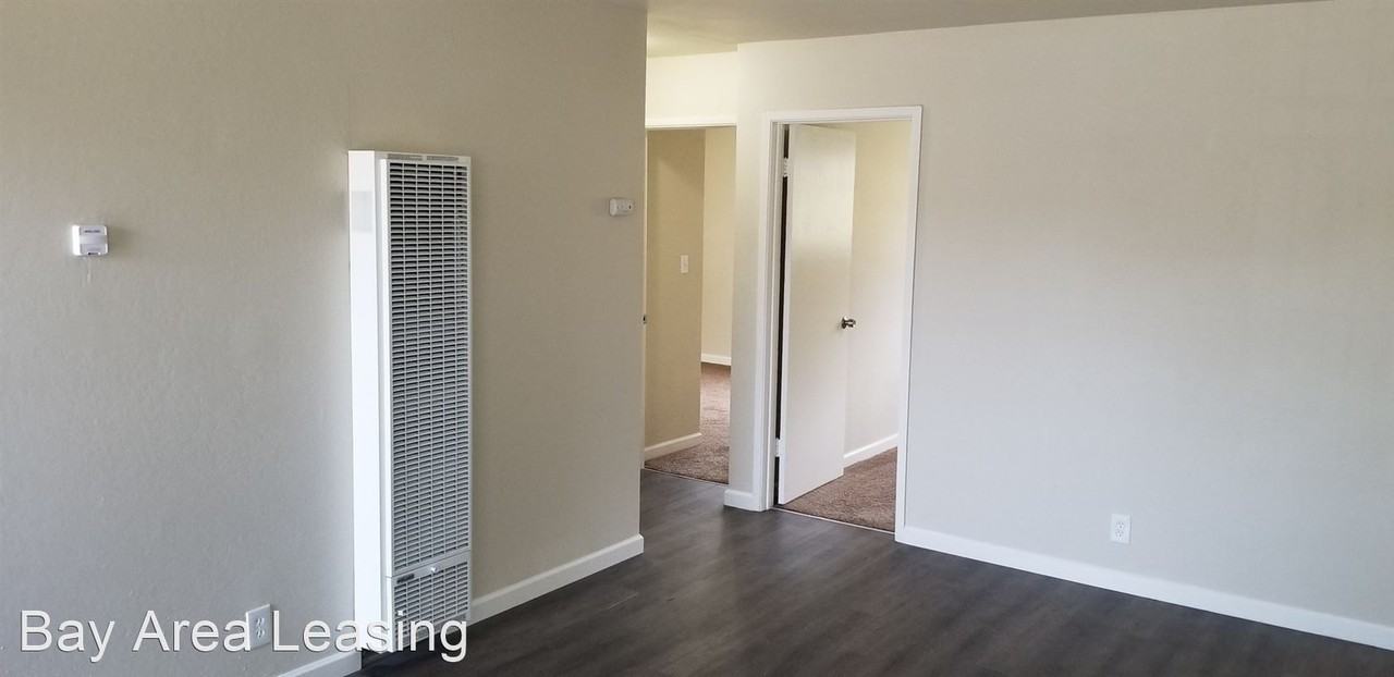 1917 Sixth St 11 - Photo 2 of 27