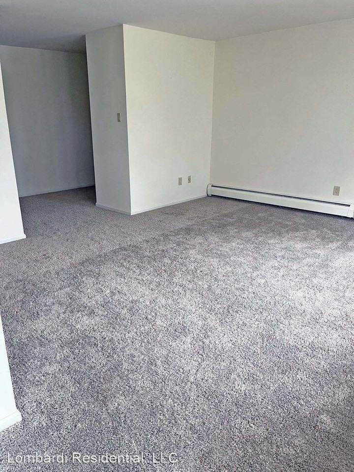 923 Washington St - Photo 3 of 5