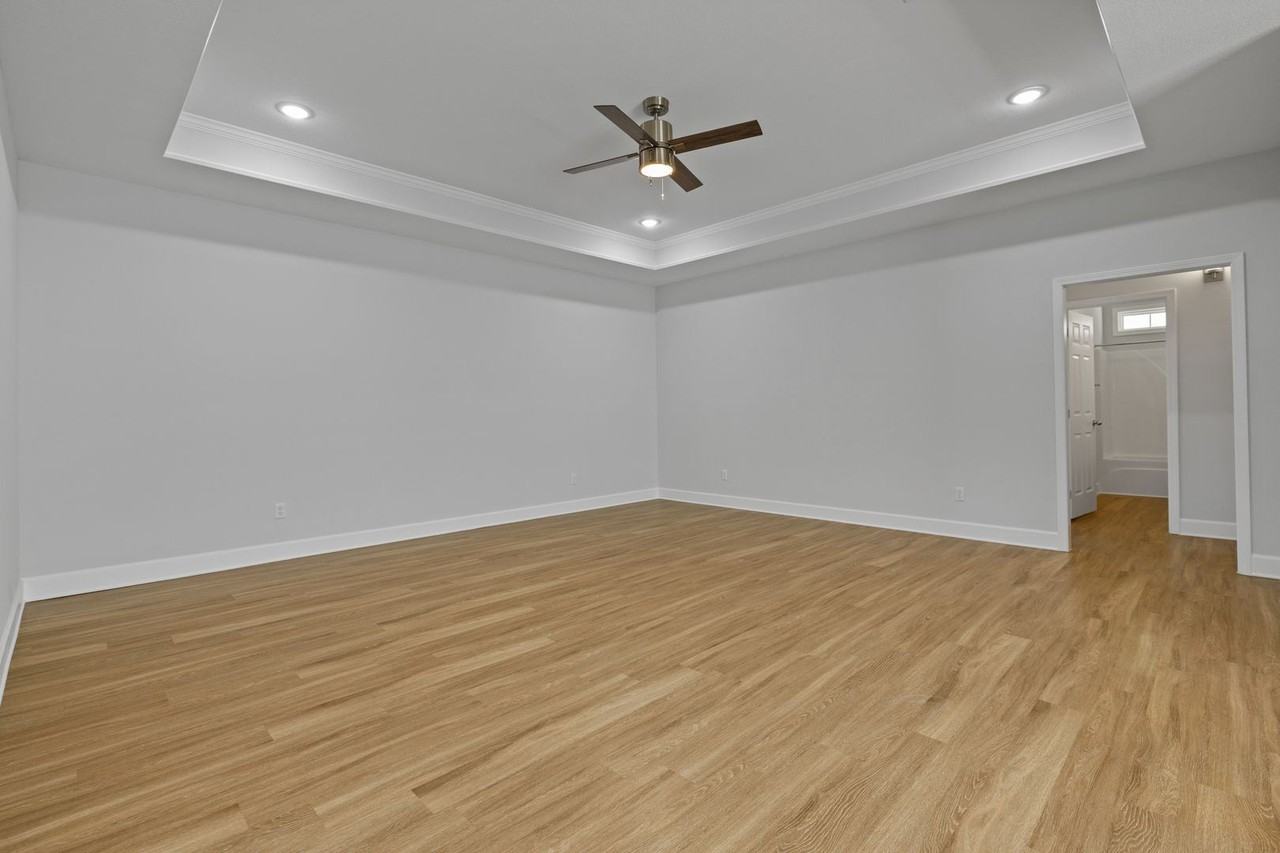 166 Wingate Ave - Photo 3 of 15