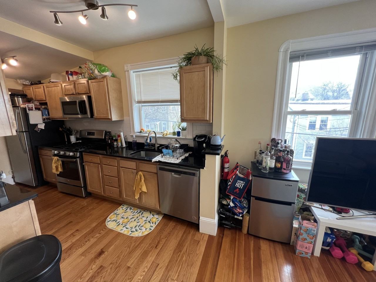 48 Lowell St #2 - Photo 3 of 35