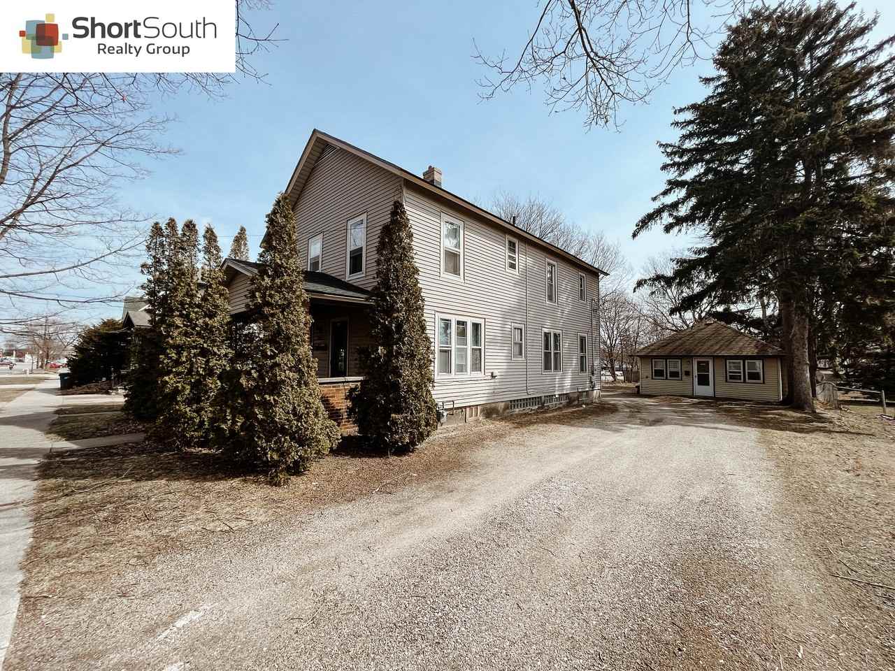 112 S 8Th St - Photo 2 of 7