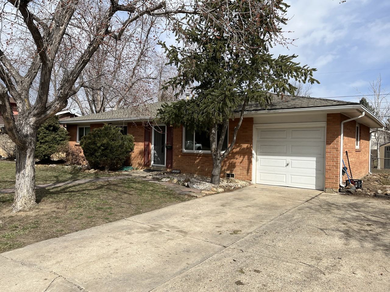 3605 Martin Dr - Photo 3 of 38