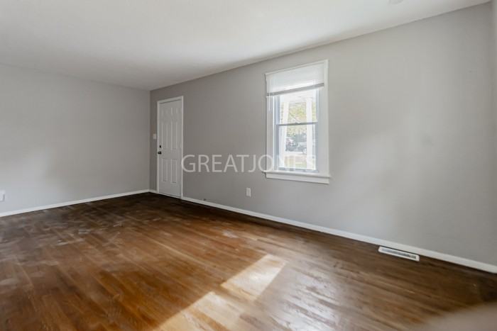 3404 Coles Ave - Photo 2 of 15