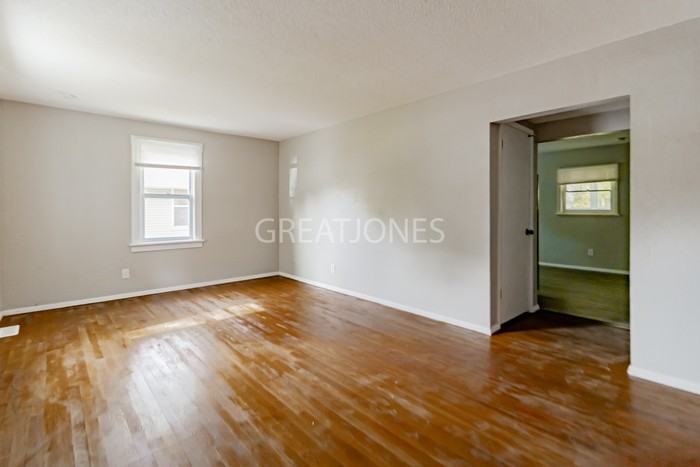 3404 Coles Ave - Photo 3 of 15