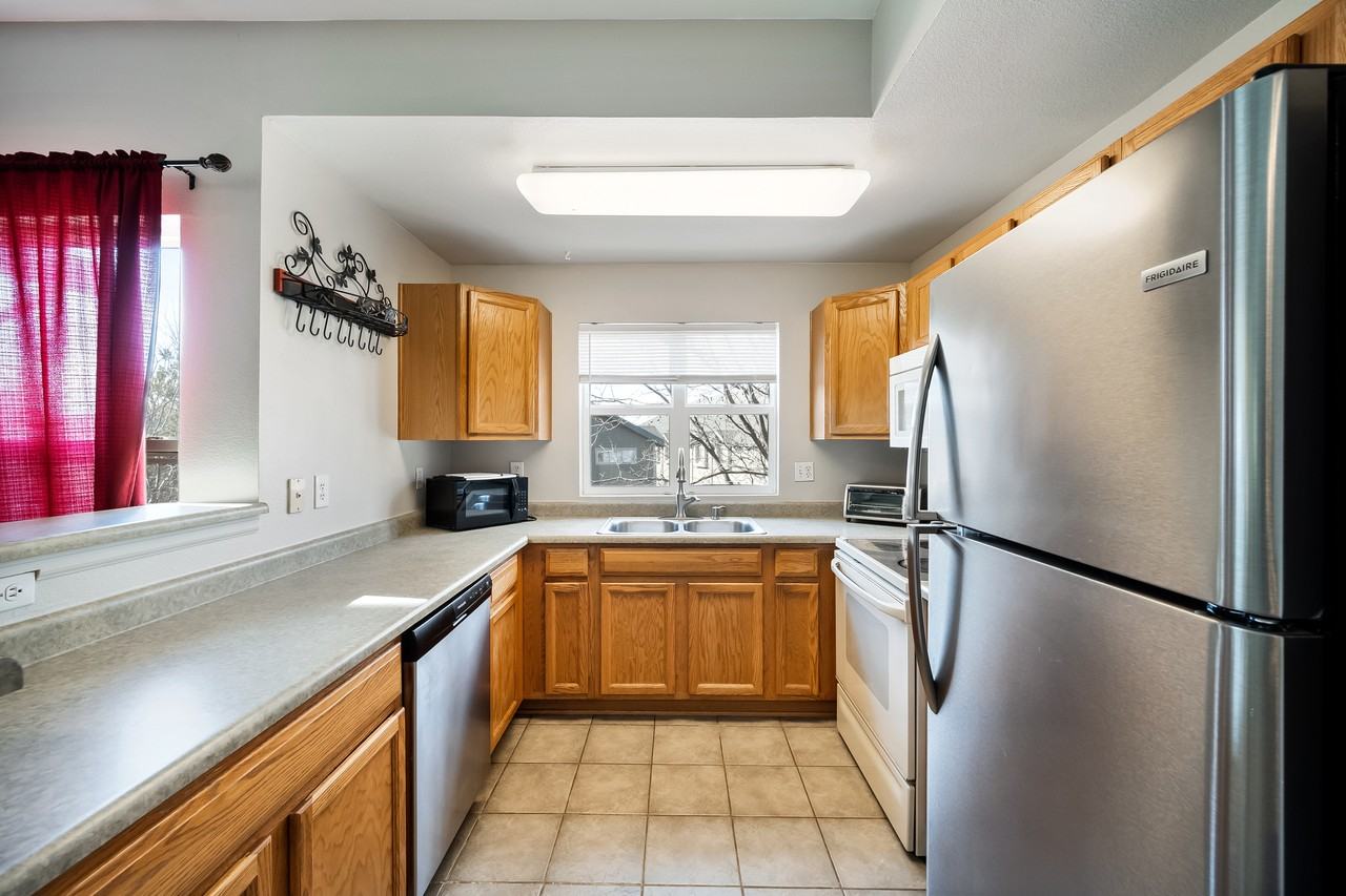 18242 E Flora Pl #B - Photo 2 of 11