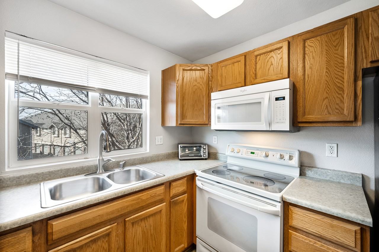 18242 E Flora Pl #B - Photo 3 of 11