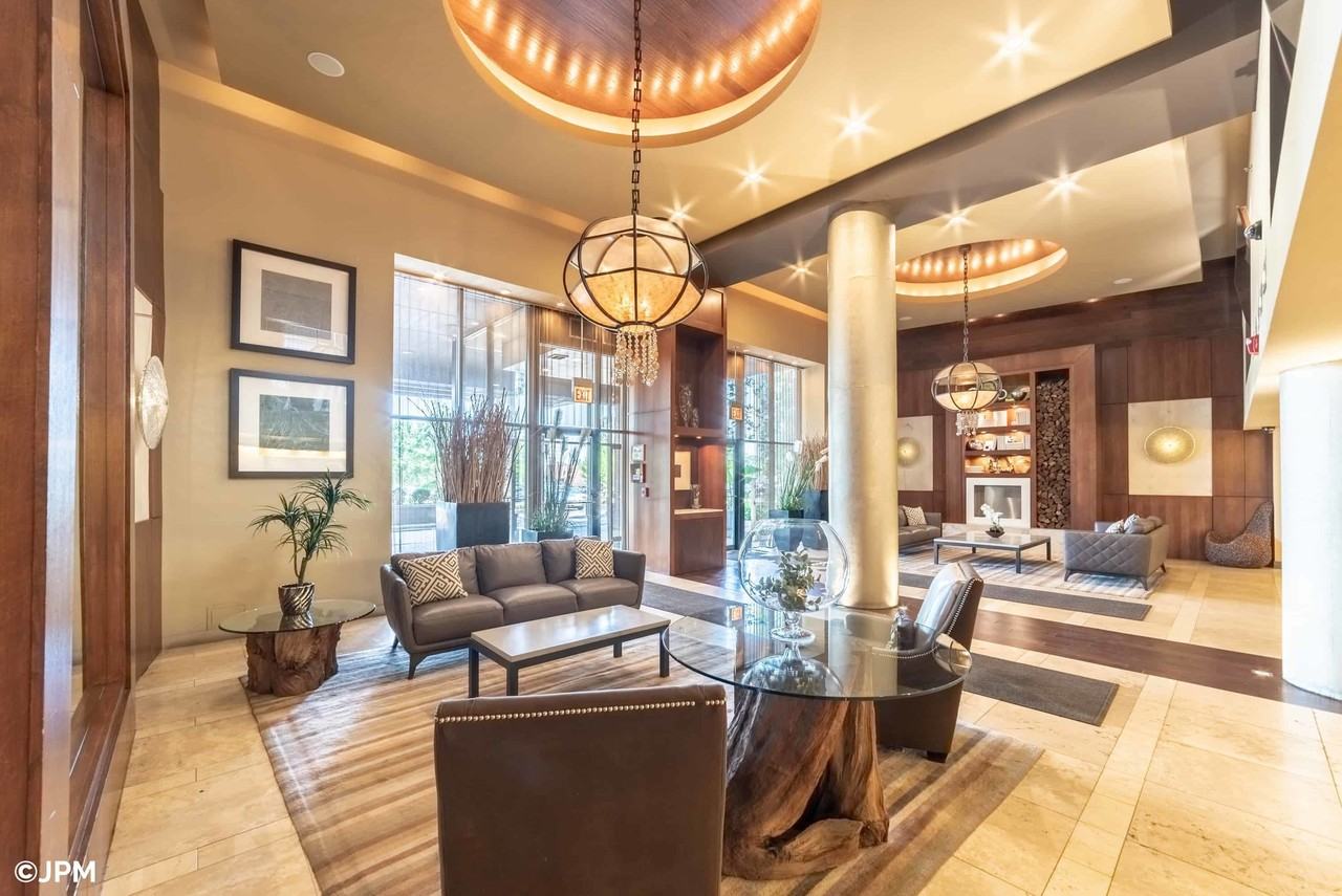 21 Kristin - Photo 4 of 15