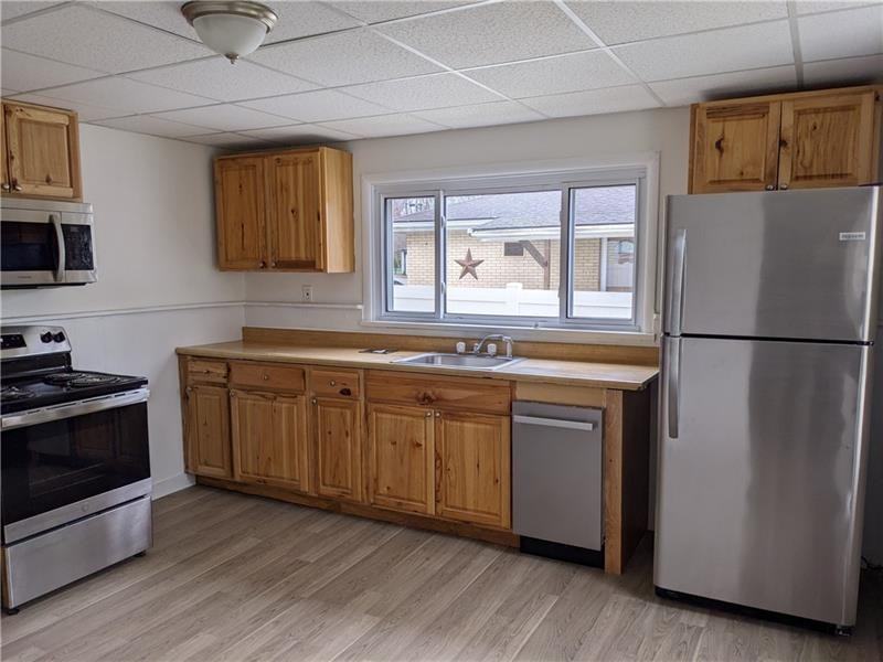 328 Spiker Ave - Photo 3 of 9