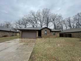 945 S Alex Ave - Photo 1 of 1